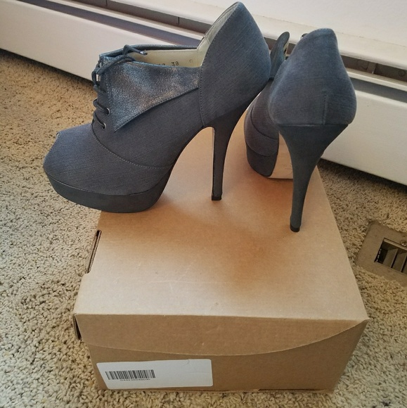 Paige by Terry de Havilland grey peep toe heels - Picture 1 of 7